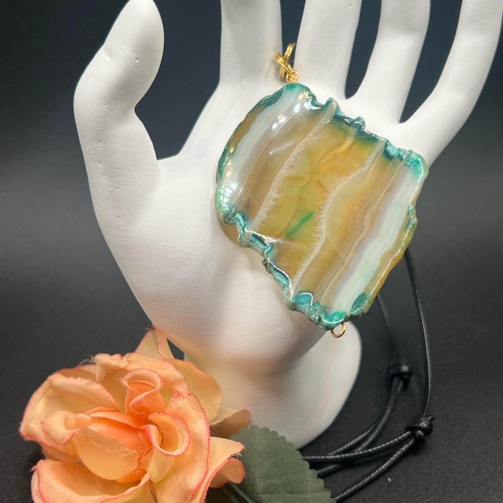 Pendant Necklace with Green,White and Beige Agate Pendant on Adjustable BLK Cord